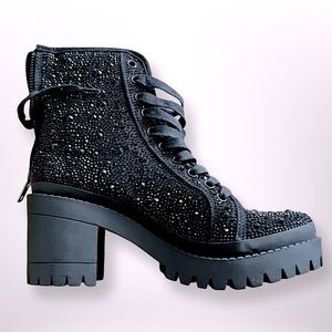 Steve Madden NIB fancy black rhinestone encrusted combat boots!